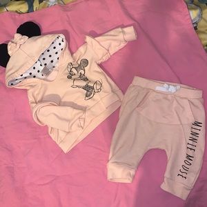 Baby Minnie Mouse set